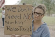 韩城特斯拉在得州奥斯汀遭遇抗议活动：反对马斯克Robotaxi计划